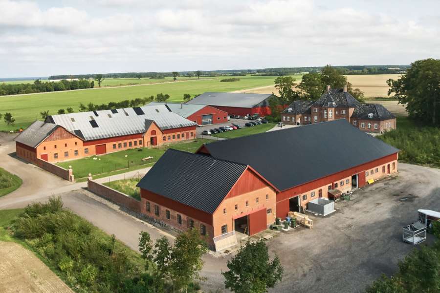 Historische Scheune in Knuthenborg Safaripark verkleidet mit Stahlblechen, Knuthenborg Allé 2, 4930 Maribo